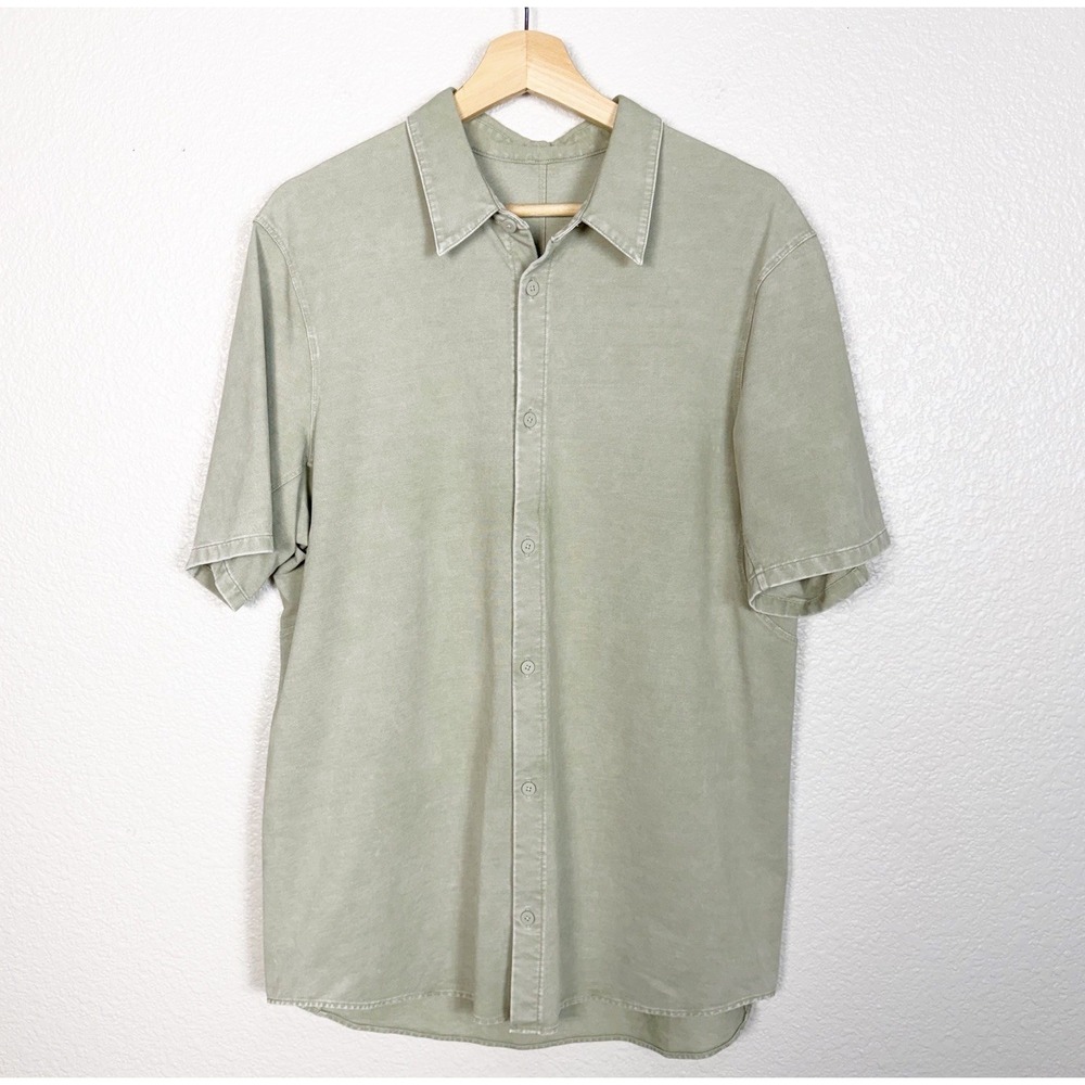 Lululemon Commission Short Sleeve Button Down Shirt Size XL Mens Green Casual